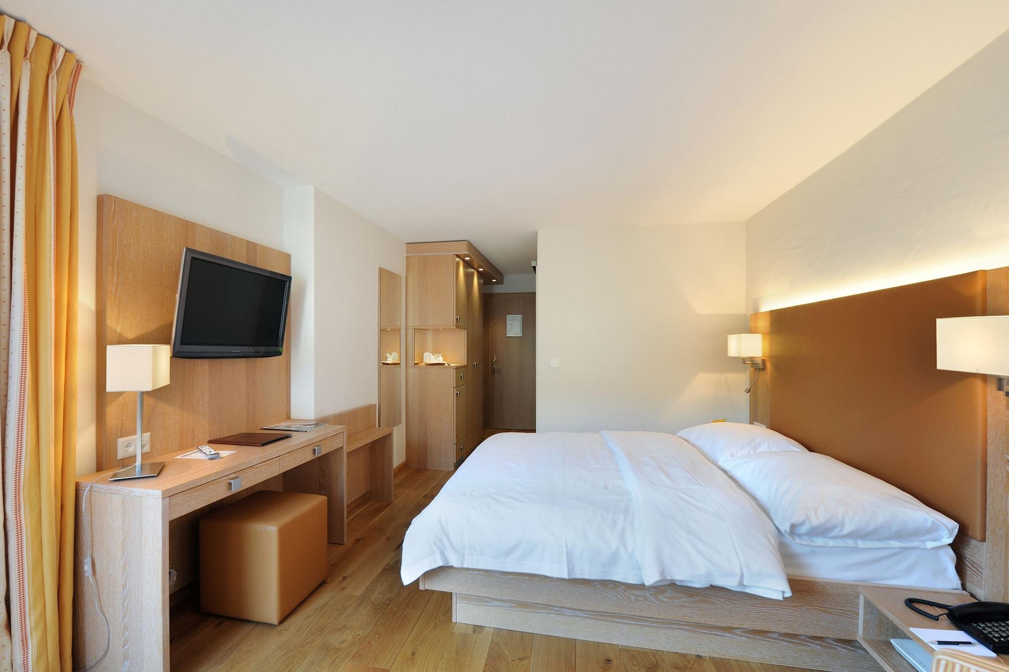 Hotel Helvetia Intergolf Кранс Монтана Екстериор снимка