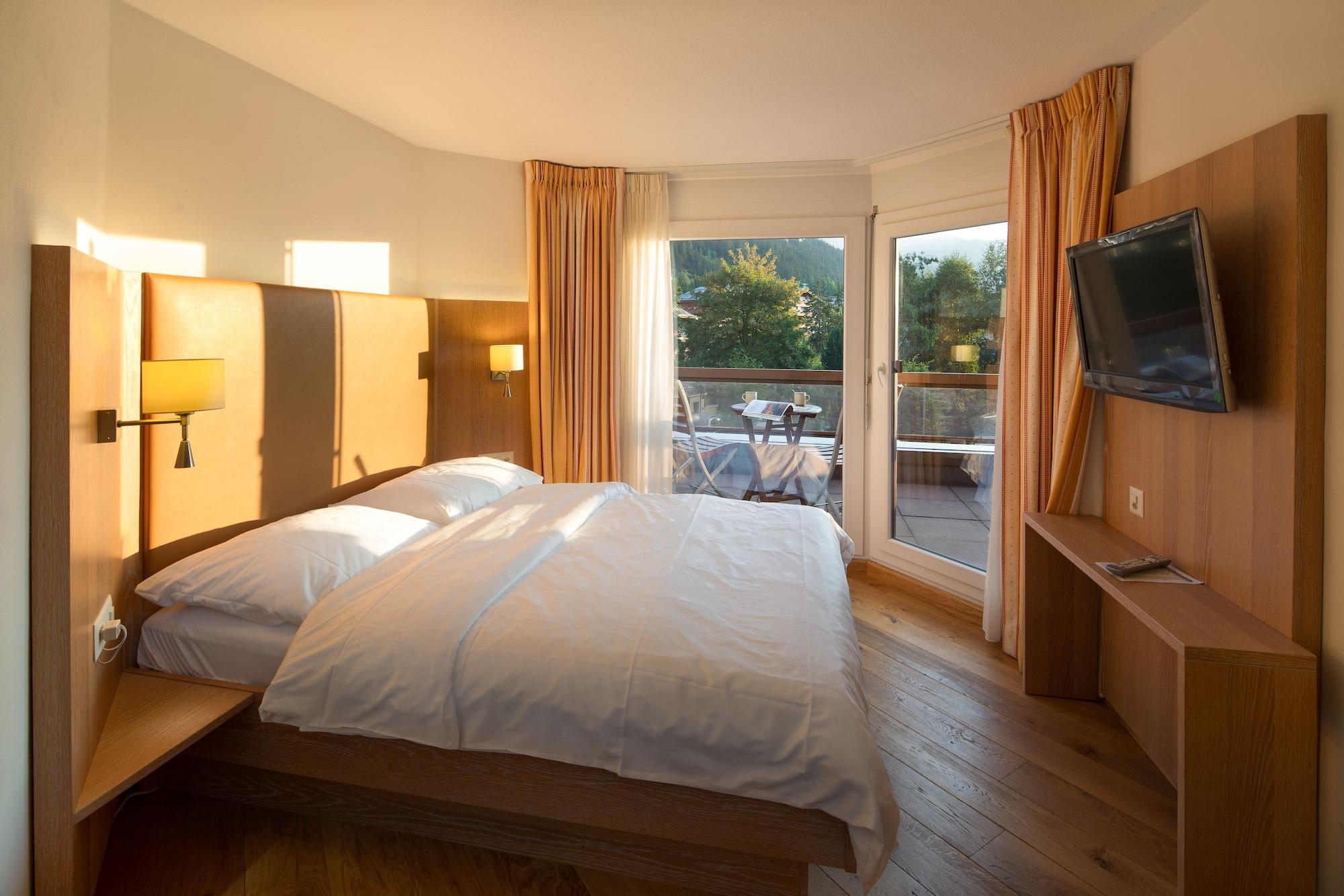 Hotel Helvetia Intergolf Кранс Монтана Екстериор снимка