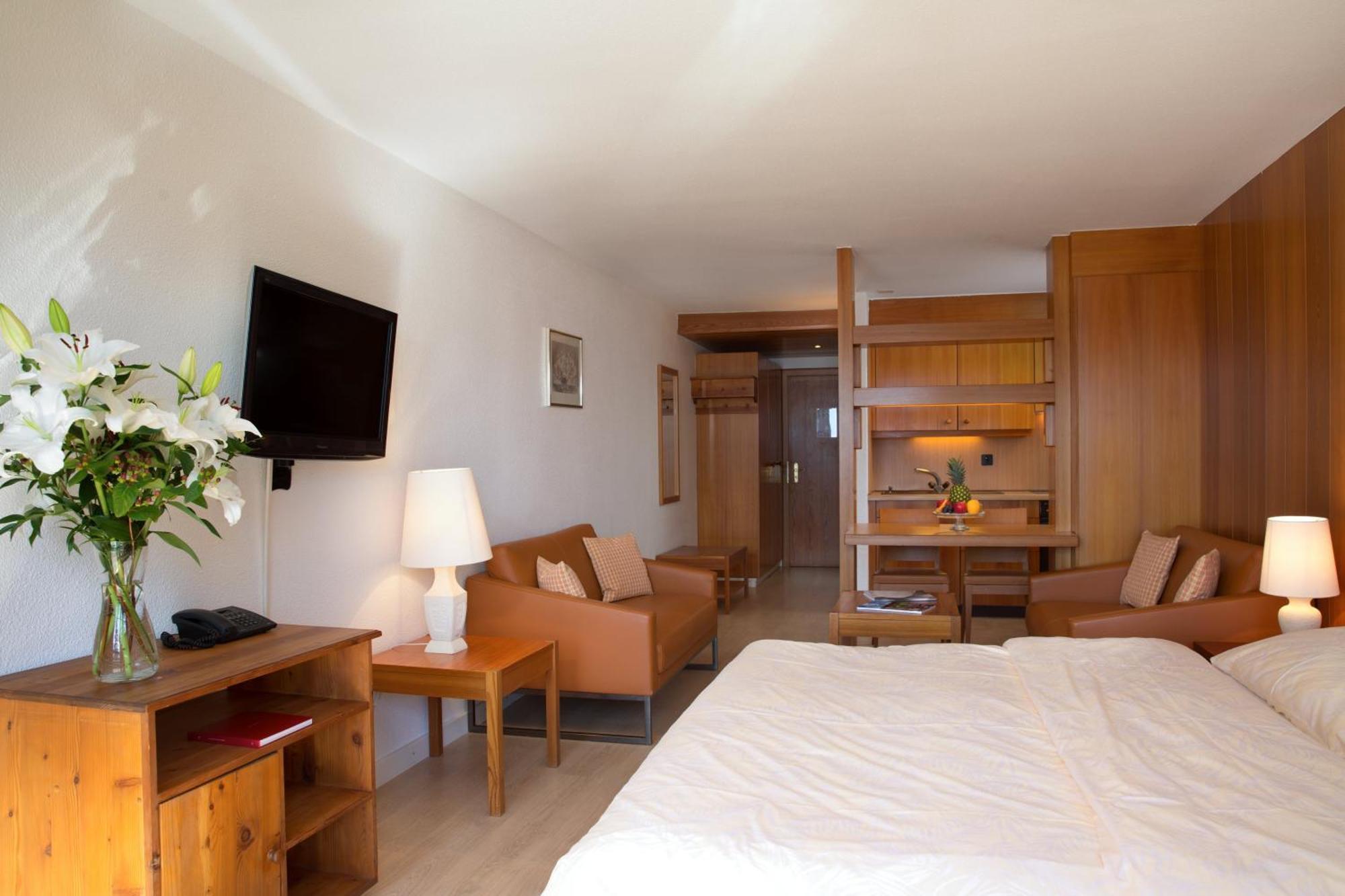 Hotel Helvetia Intergolf Кранс Монтана Екстериор снимка