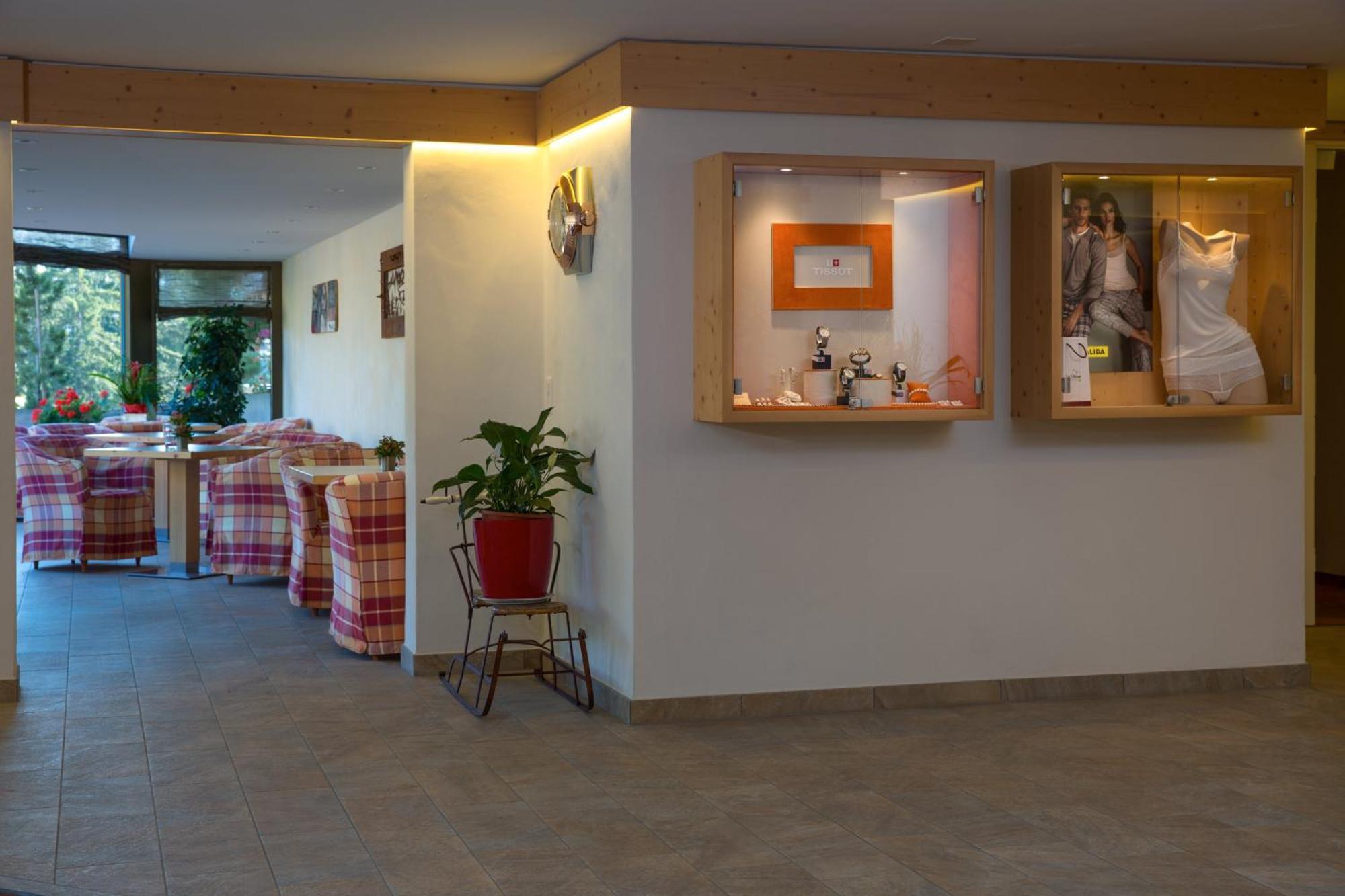 Hotel Helvetia Intergolf Кранс Монтана Екстериор снимка